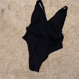 A&F black plunge one-piece 🖤